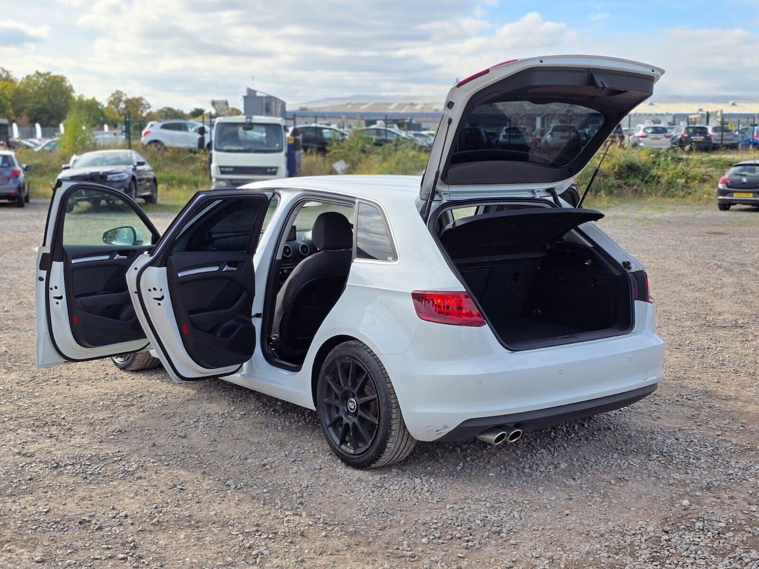 Used Audi A3 2014 for sale - 76205826: Photo 4