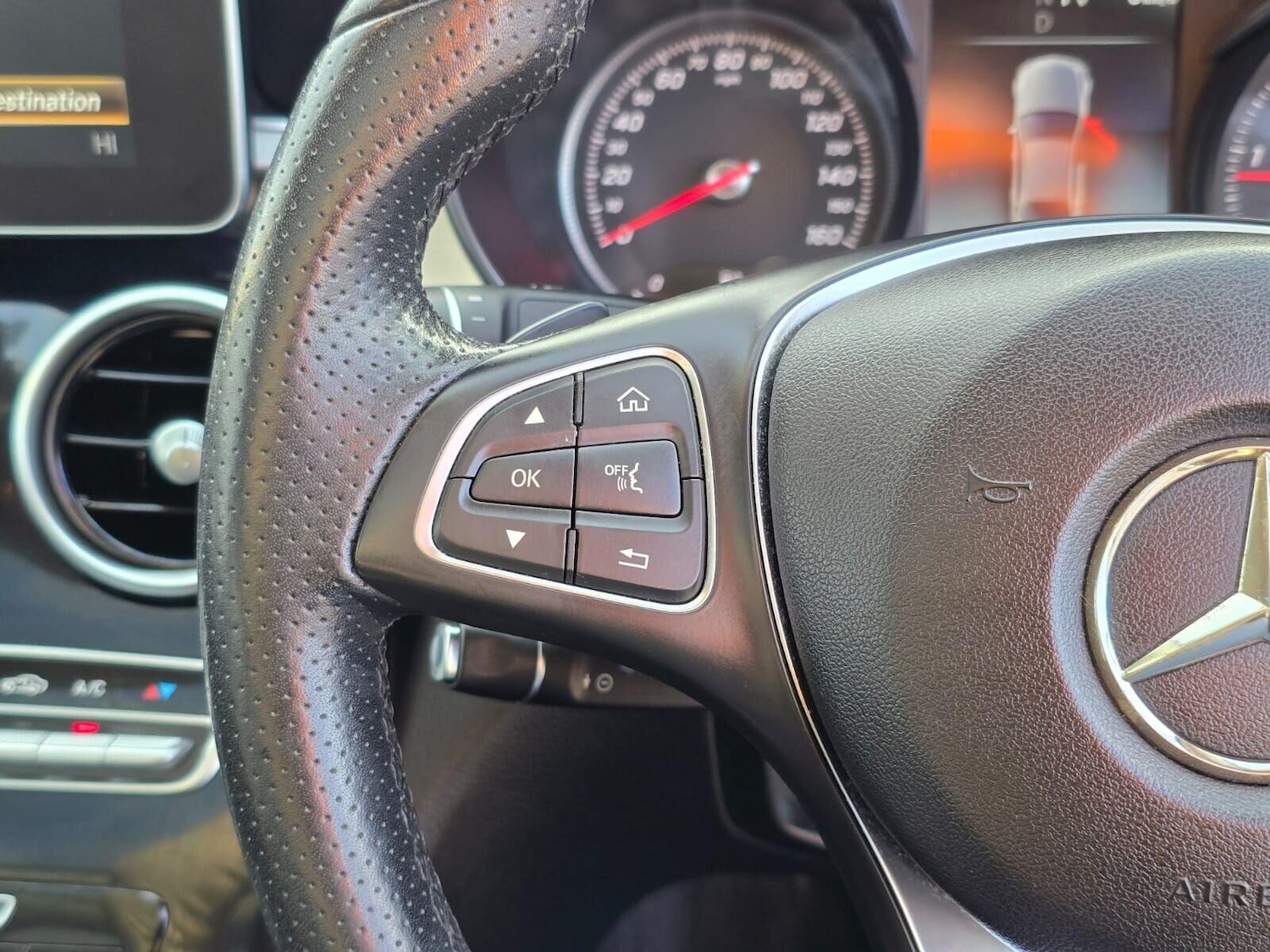 Used Mercedes-Benz C Class 2018 for sale - 76895883: Photo 32