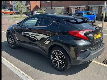 Used Toyota C-HR 2017 for sale - 75560635: Photo