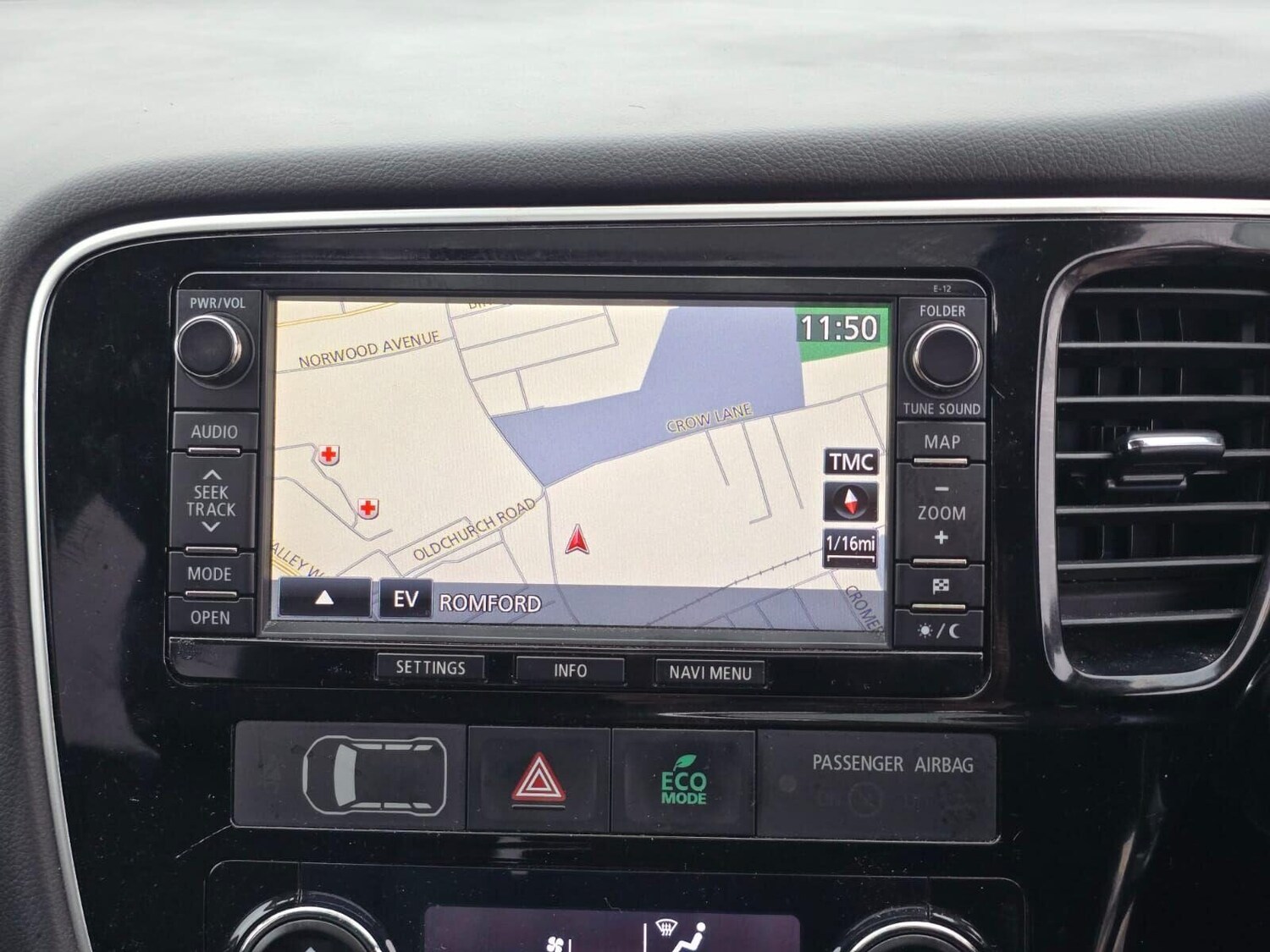 Used Mitsubishi Outlander 2015 for sale - 76444365: Photo 32