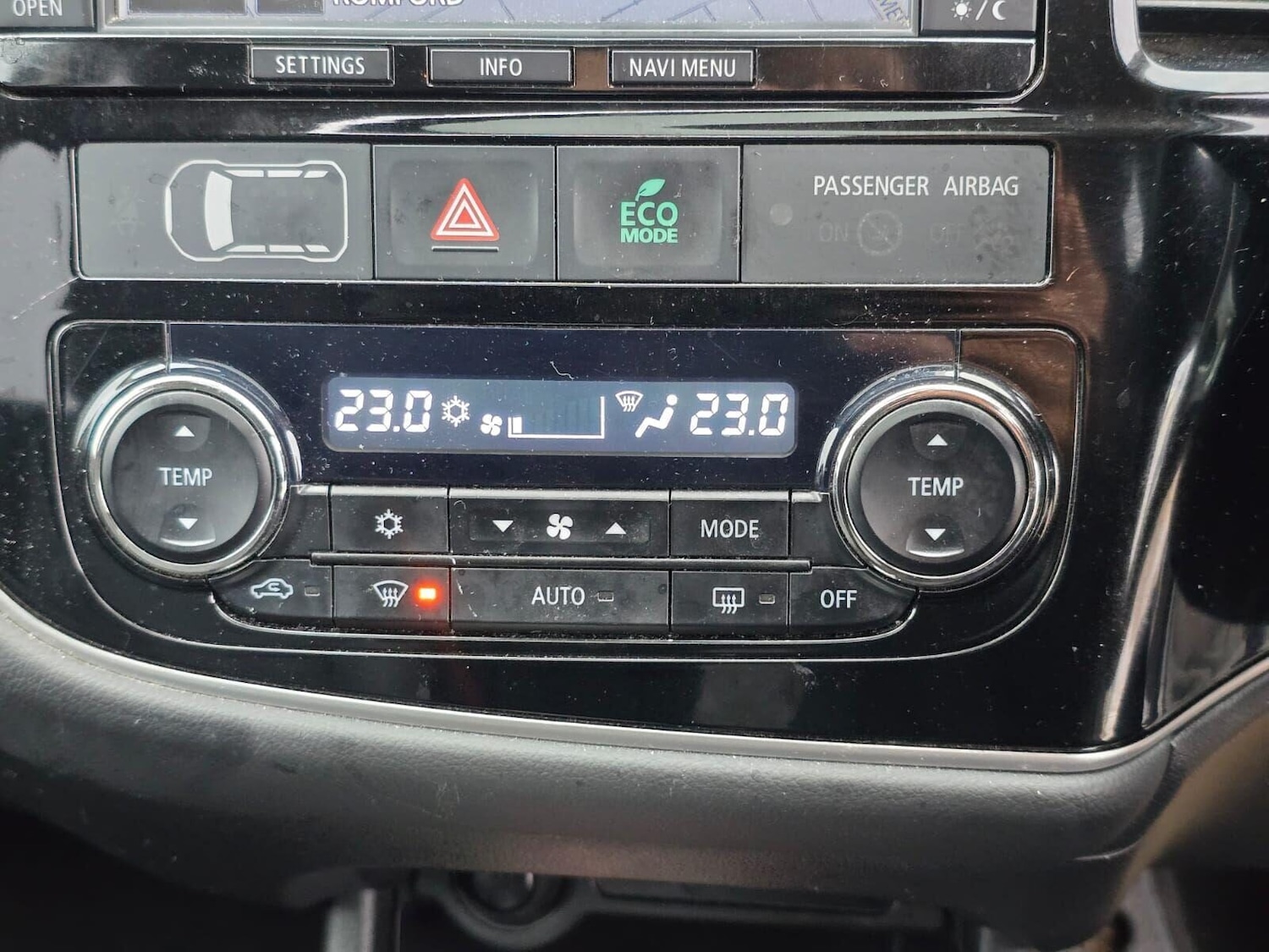 Used Mitsubishi Outlander 2015 for sale - 76444365: Photo 33