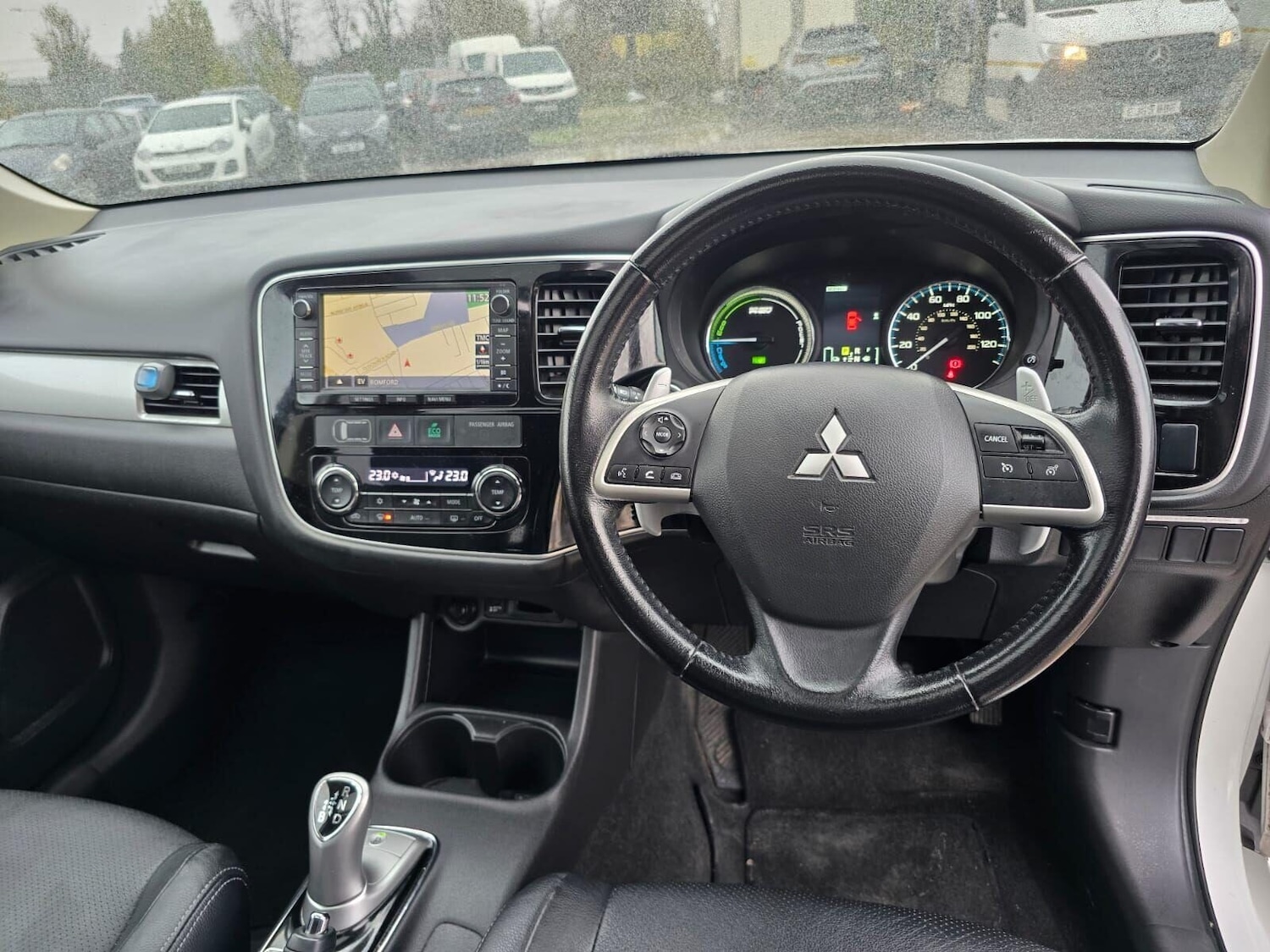 Used Mitsubishi Outlander 2015 for sale - 76444365: Photo 60