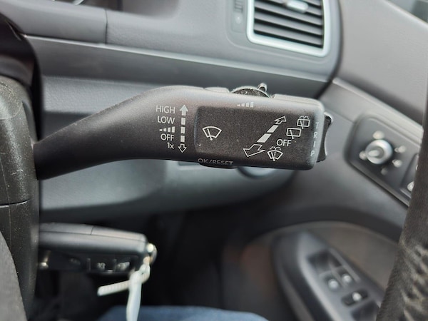 Used Volkswagen Touran 2012 for sale - 75425408: Photo 39