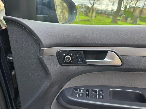 Used Volkswagen Touran 2012 for sale - 75425408: Photo 40