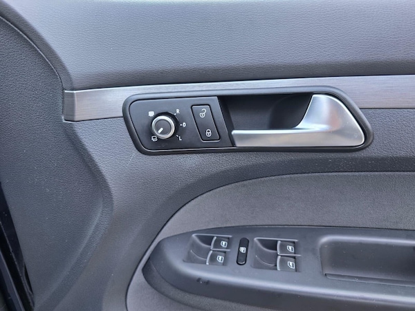 Used Volkswagen Touran 2012 for sale - 75425408: Photo 41