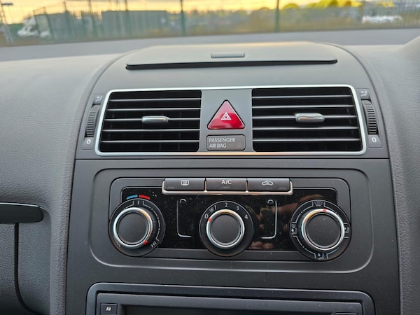 Used Volkswagen Touran 2012 for sale - 75425408: Photo 43