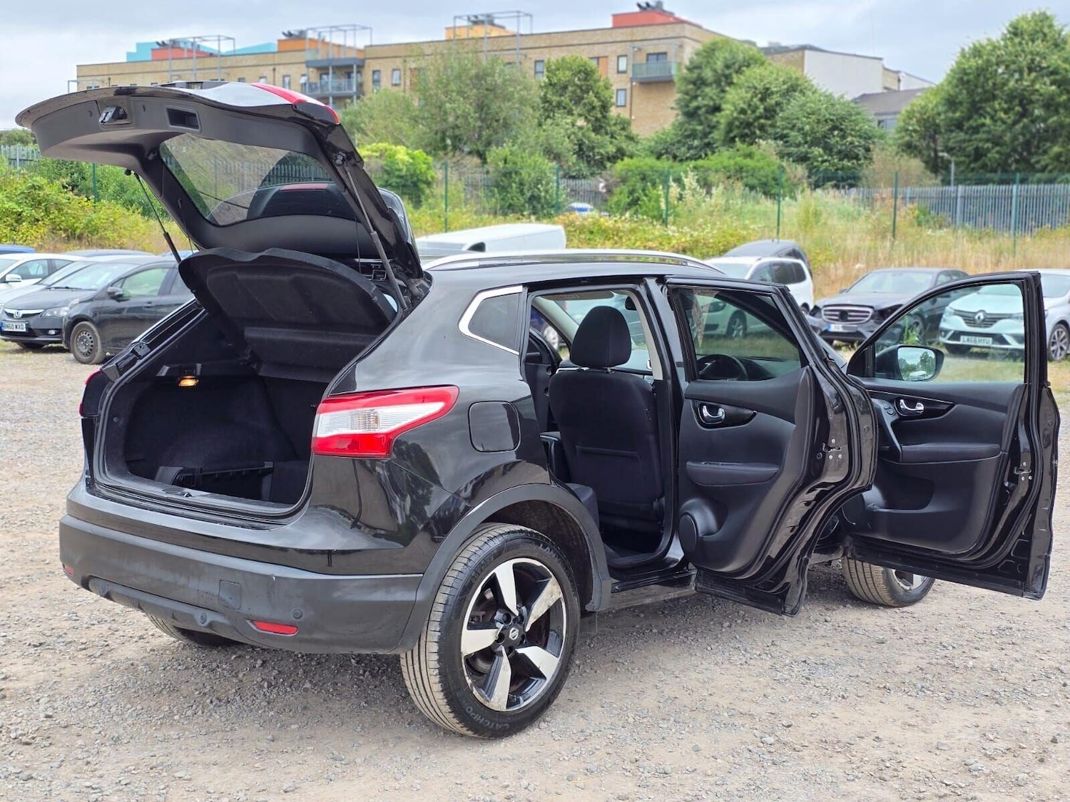 Used Nissan Qashqai 2016 for sale - 75975010: Photo 15