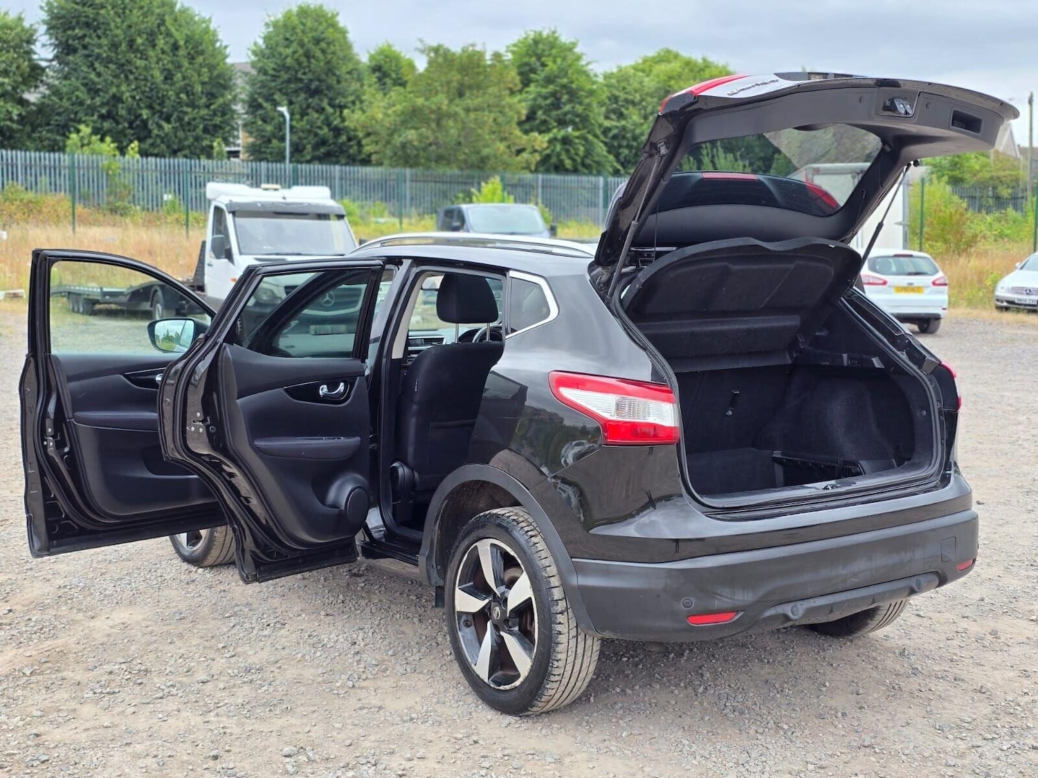 Used Nissan Qashqai 2016 for sale - 75975010: Photo 8