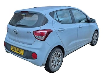 Used Hyundai i10 2018 for sale - 77391778: Photo