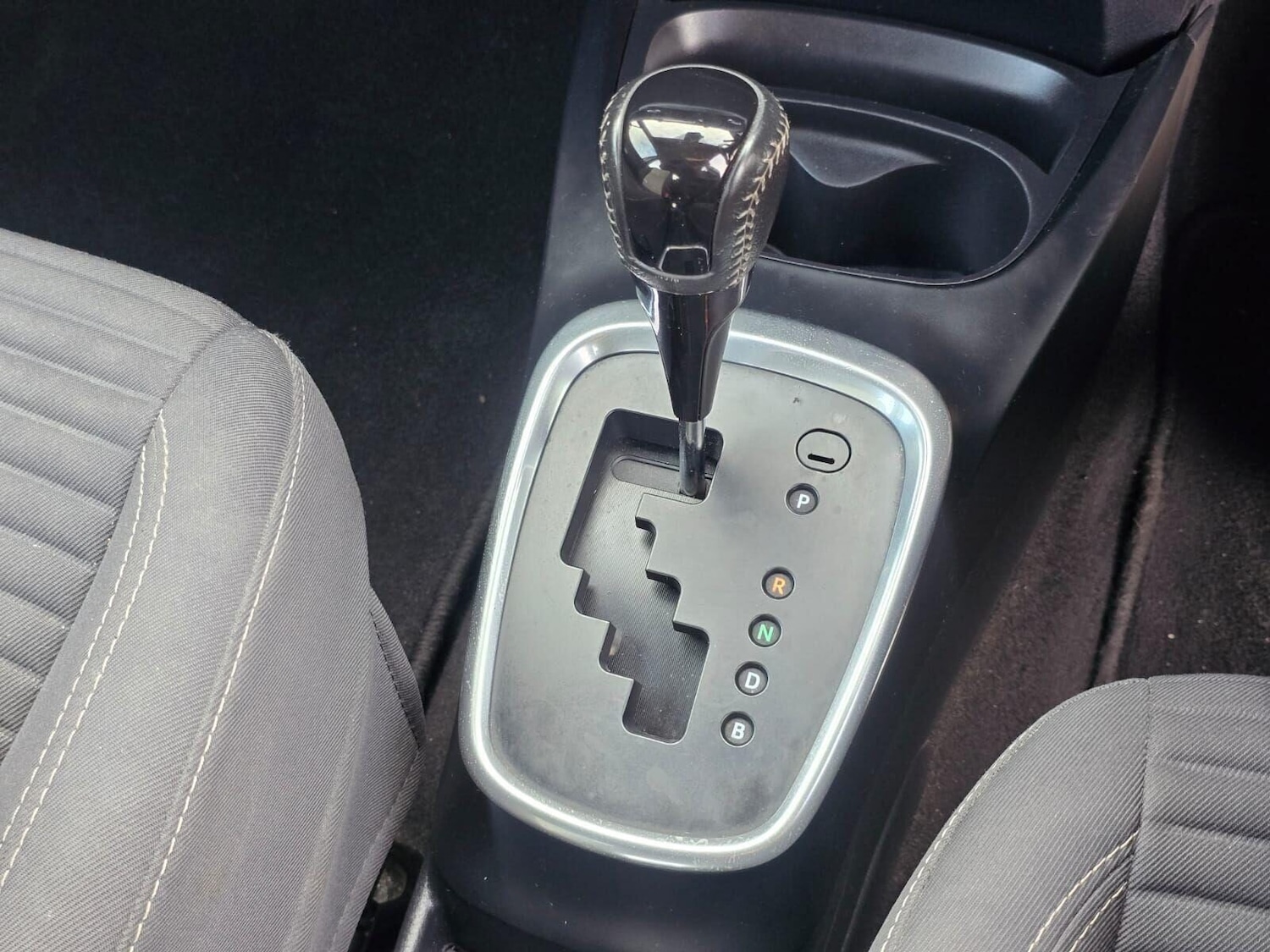 Used Toyota Yaris 2018 for sale - 76324057: Photo 18