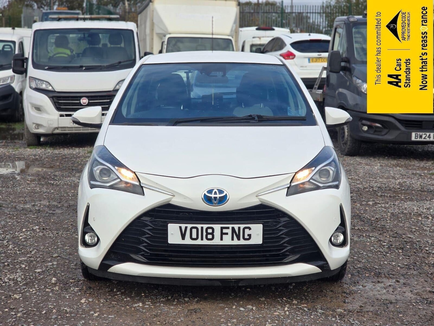 Used Toyota Yaris 2018 for sale - 76324057: Photo 2