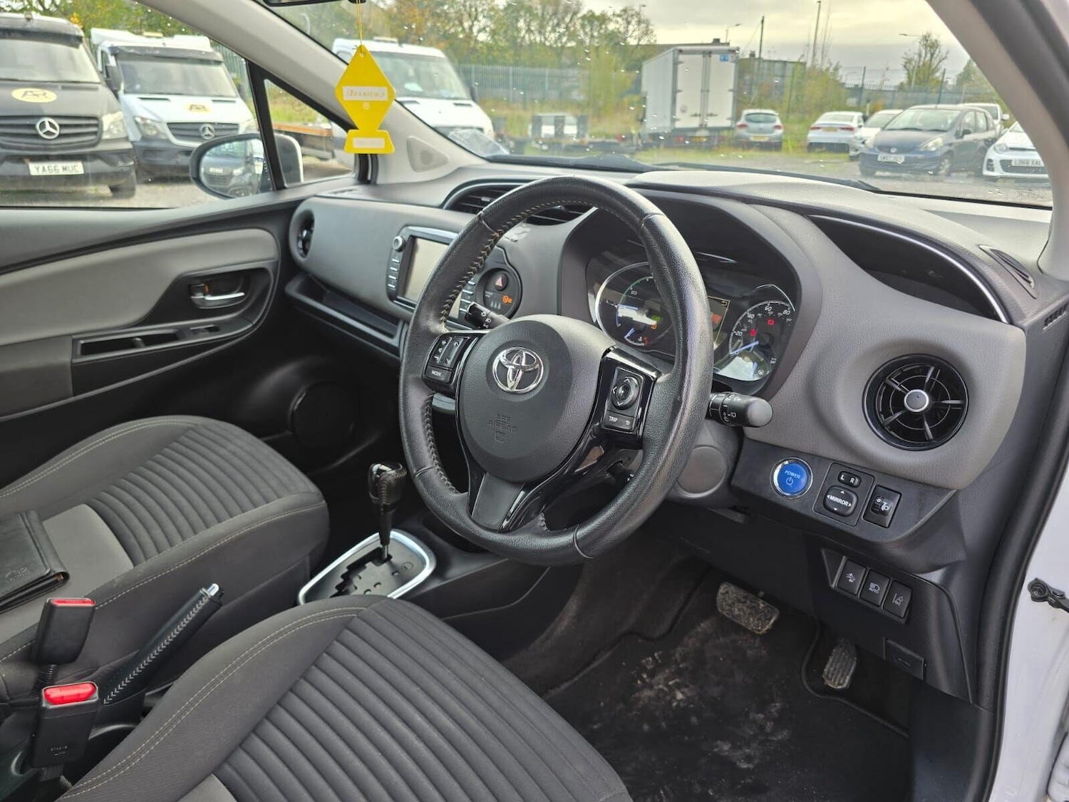 Used Toyota Yaris 2018 for sale - 76324057: Photo 23