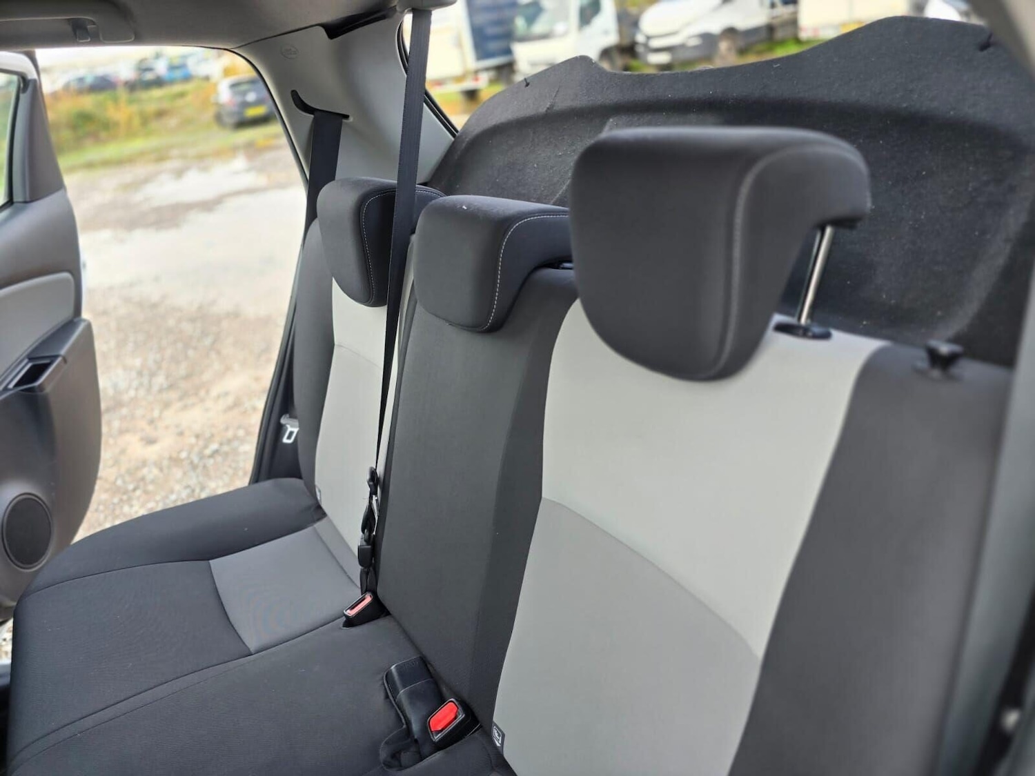 Used Toyota Yaris 2018 for sale - 76324057: Photo 24