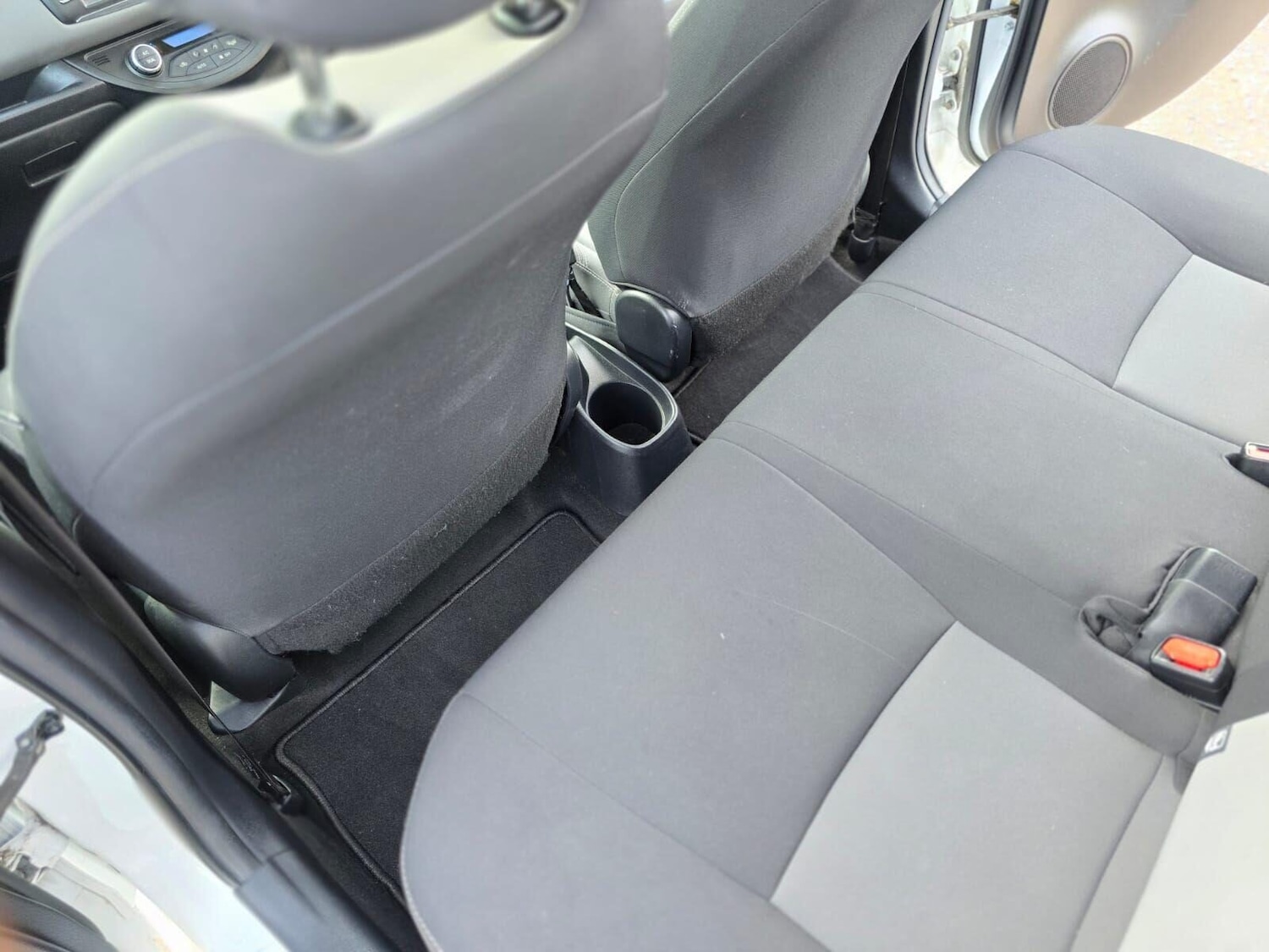 Used Toyota Yaris 2018 for sale - 76324057: Photo 25