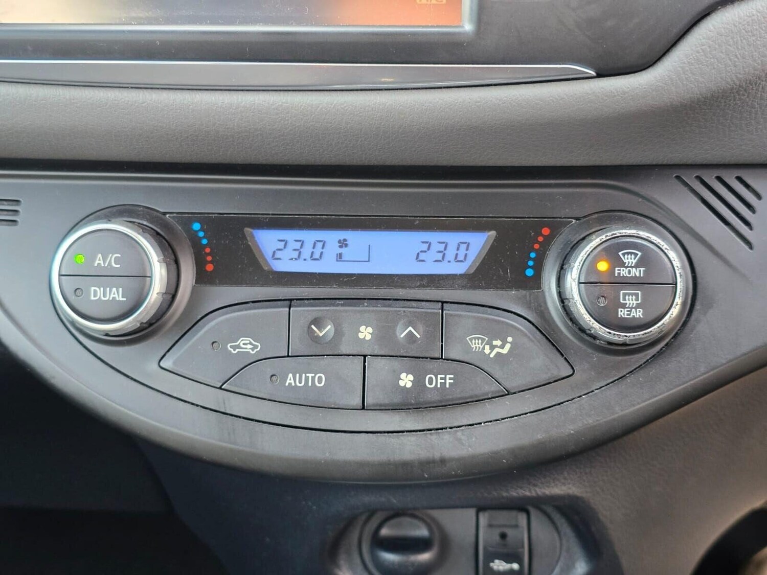 Used Toyota Yaris 2018 for sale - 76324057: Photo 30