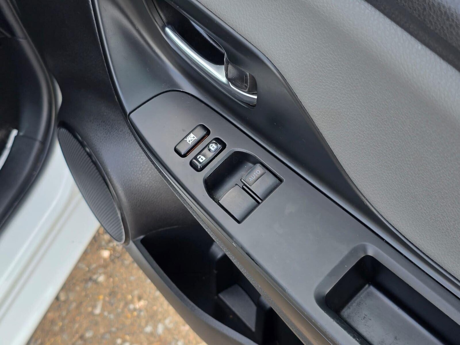 Used Toyota Yaris 2018 for sale - 76324057: Photo 32