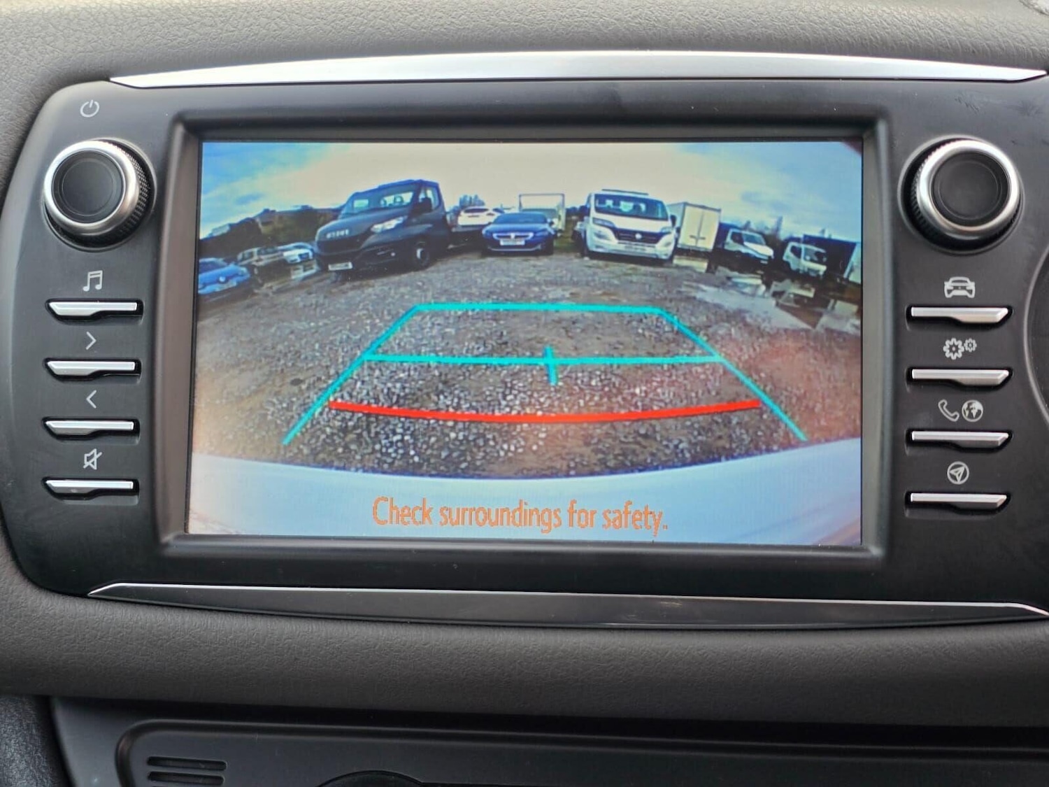 Used Toyota Yaris 2018 for sale - 76324057: Photo 34