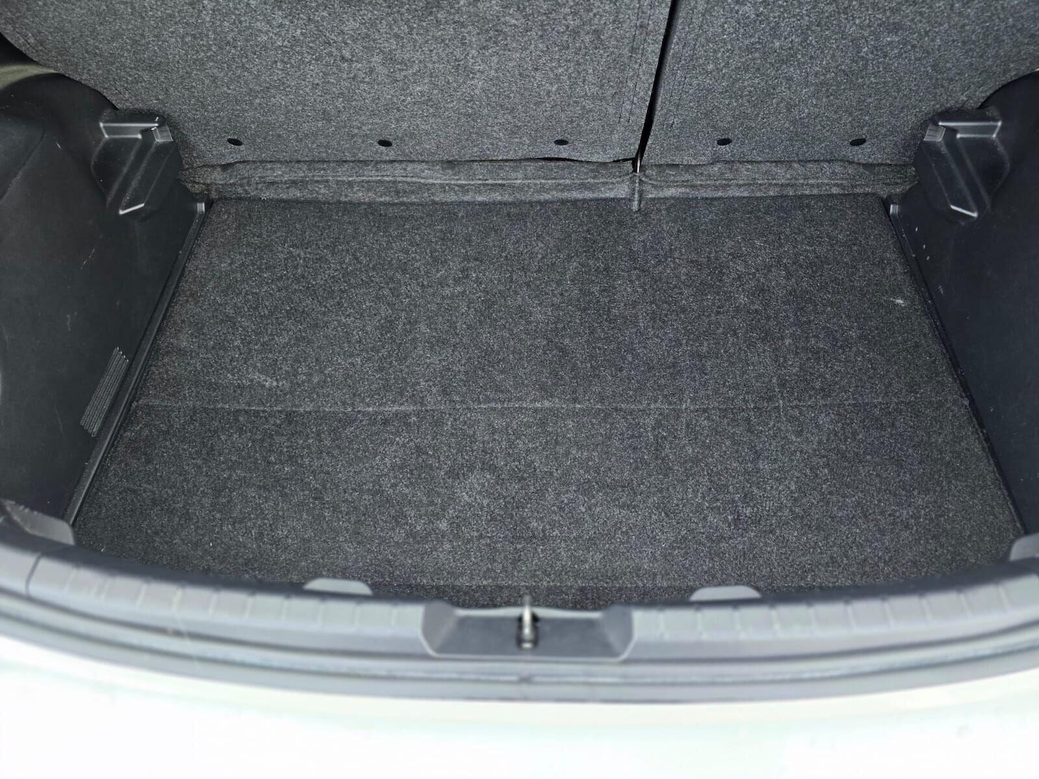 Used Toyota Yaris 2018 for sale - 76324057: Photo 36