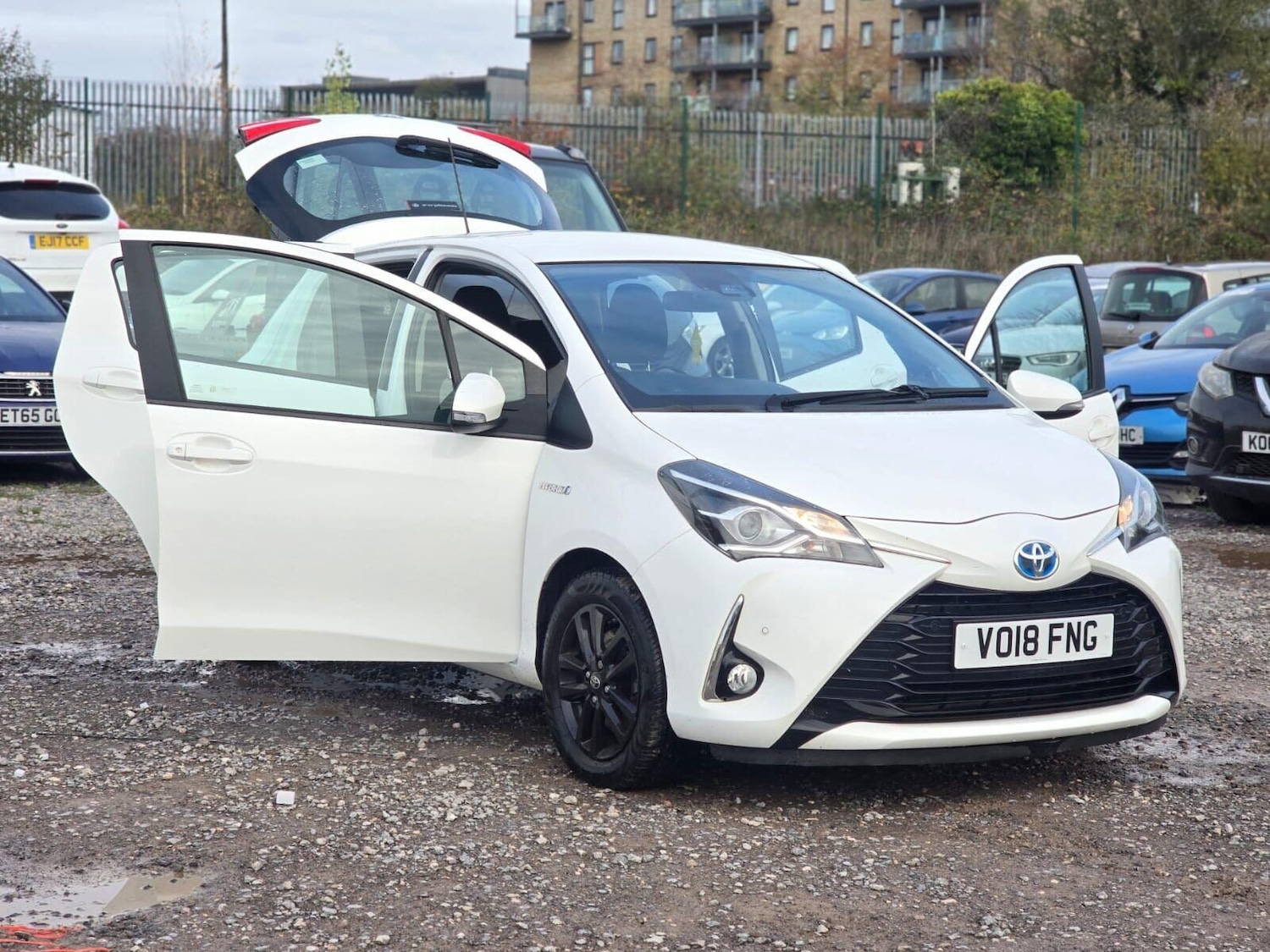 Used Toyota Yaris 2018 for sale - 76324057: Photo 6