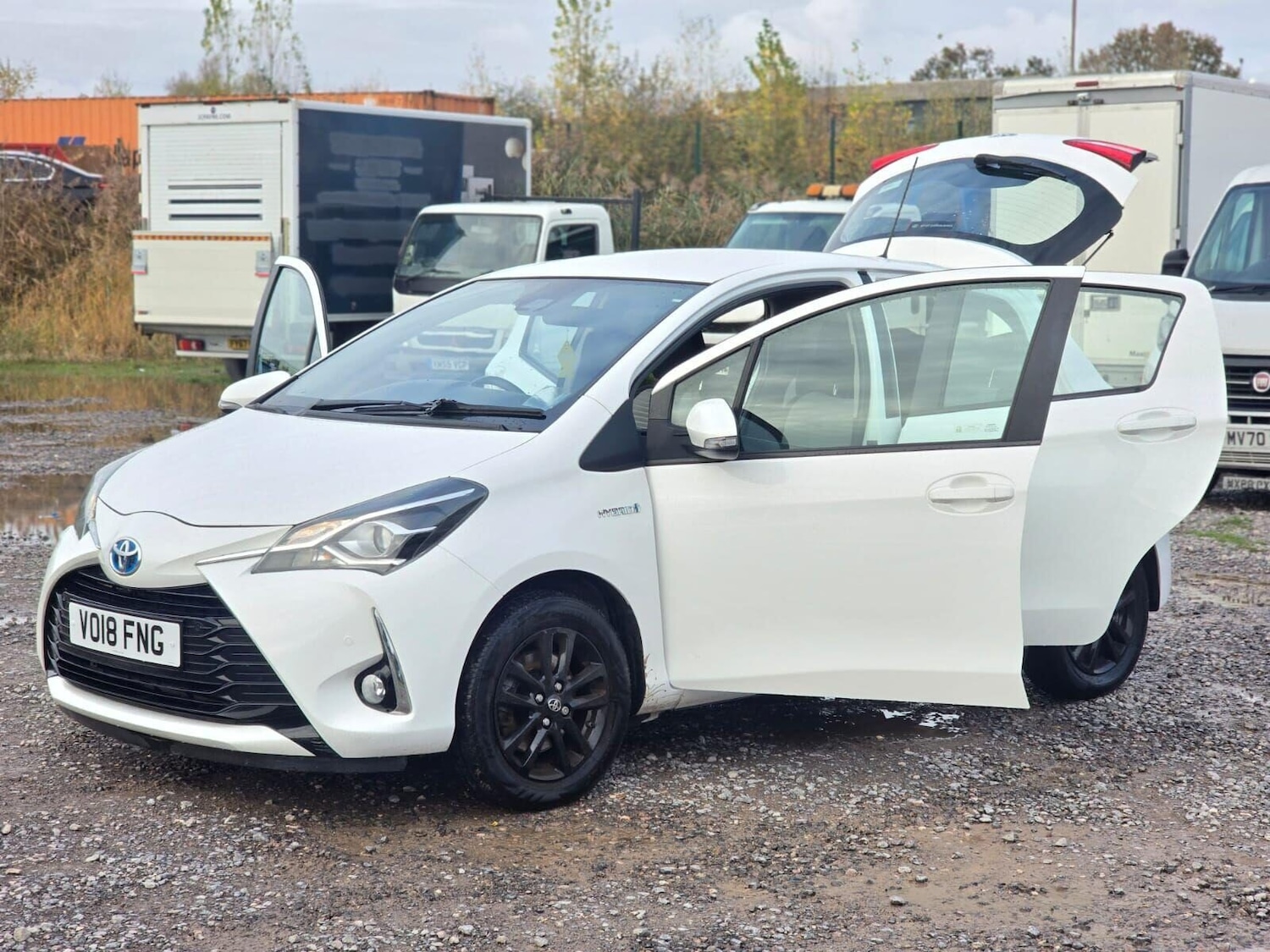 Used Toyota Yaris 2018 for sale - 76324057: Photo 8