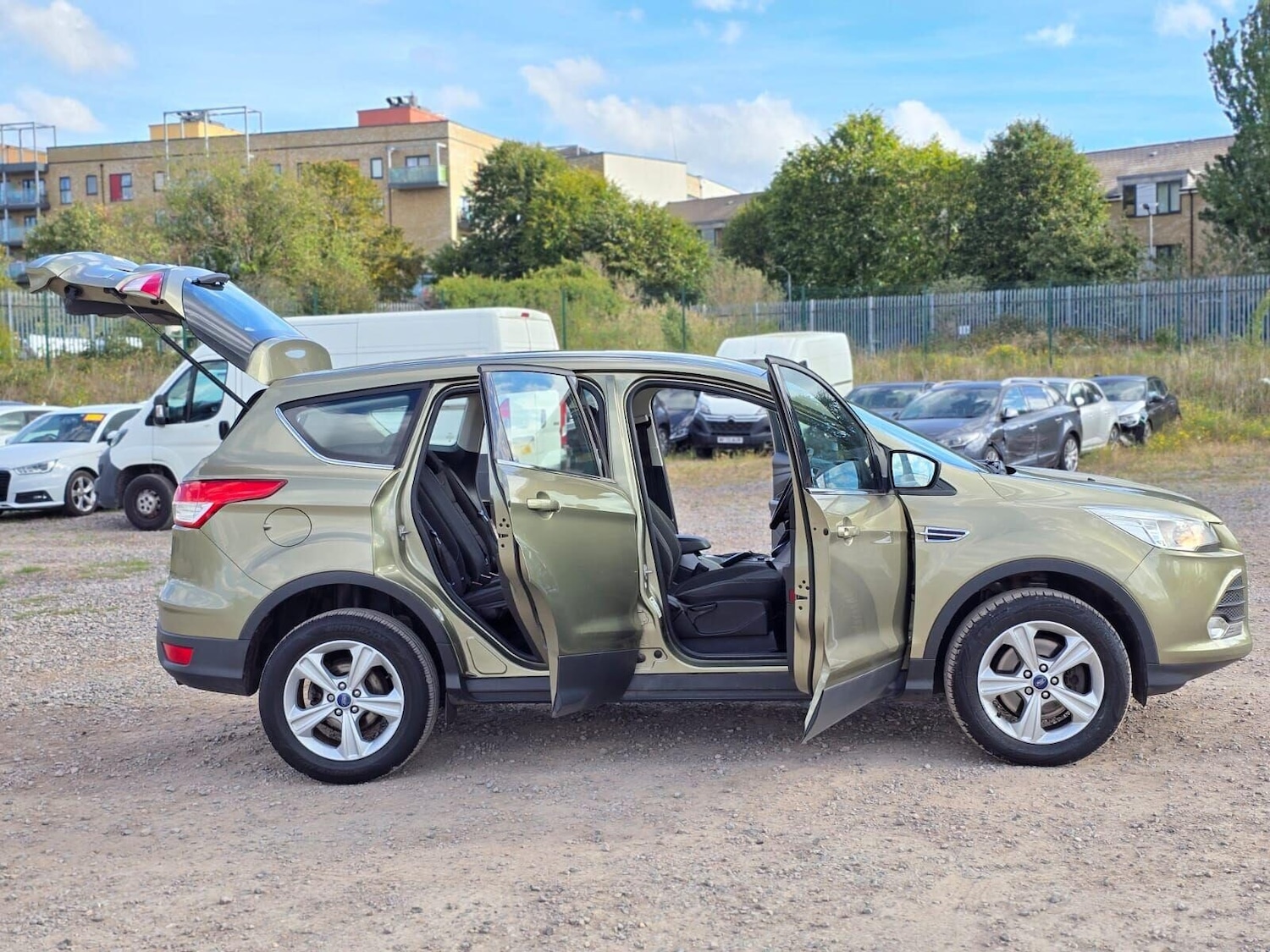 Used Ford Kuga 2015 for sale - 75987399: Photo 17