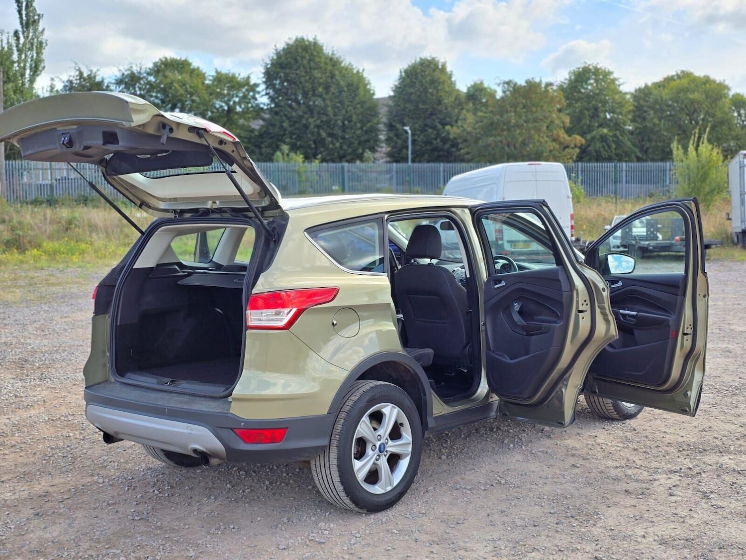 Used Ford Kuga 2015 for sale - 75987399: Photo 19