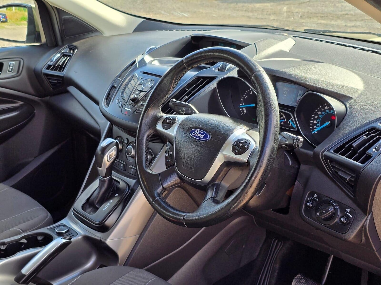 Used Ford Kuga 2015 for sale - 75987399: Photo 24