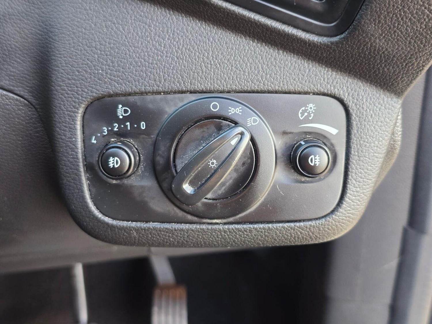 Used Ford Kuga 2015 for sale - 75987399: Photo 31