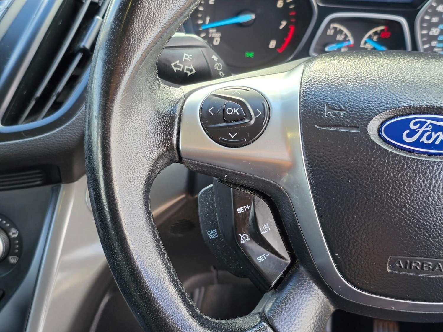 Used Ford Kuga 2015 for sale - 75987399: Photo 32