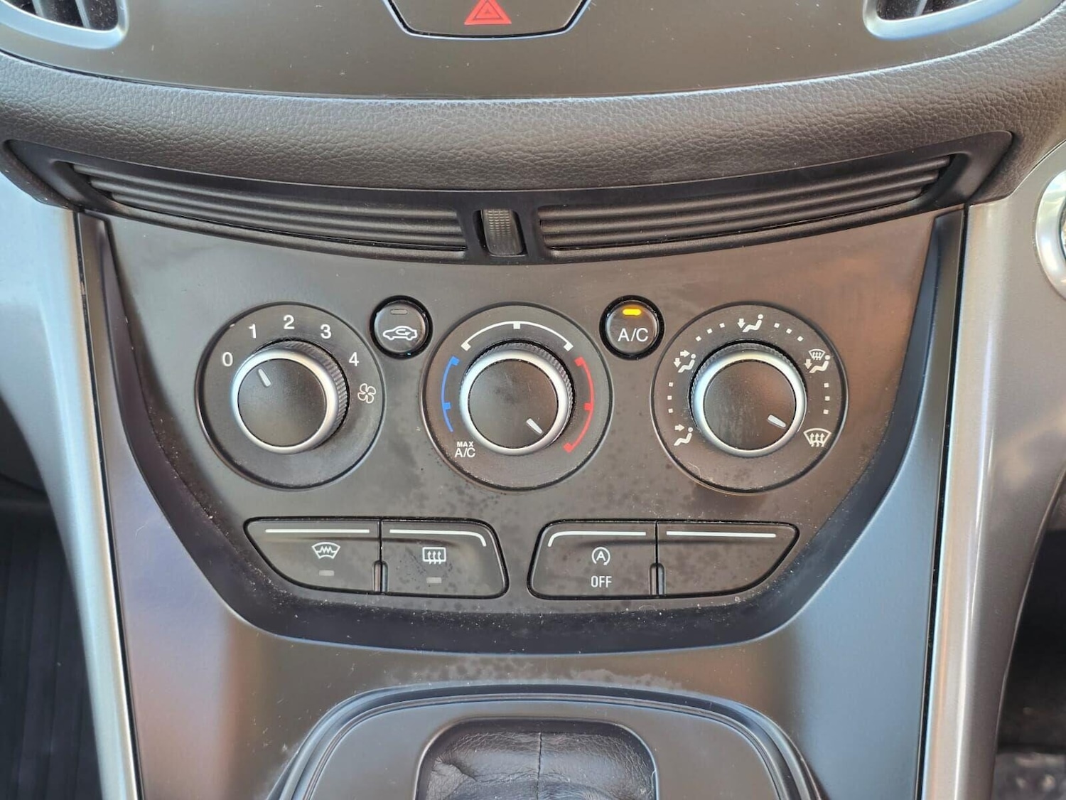 Used Ford Kuga 2015 for sale - 75987399: Photo 33