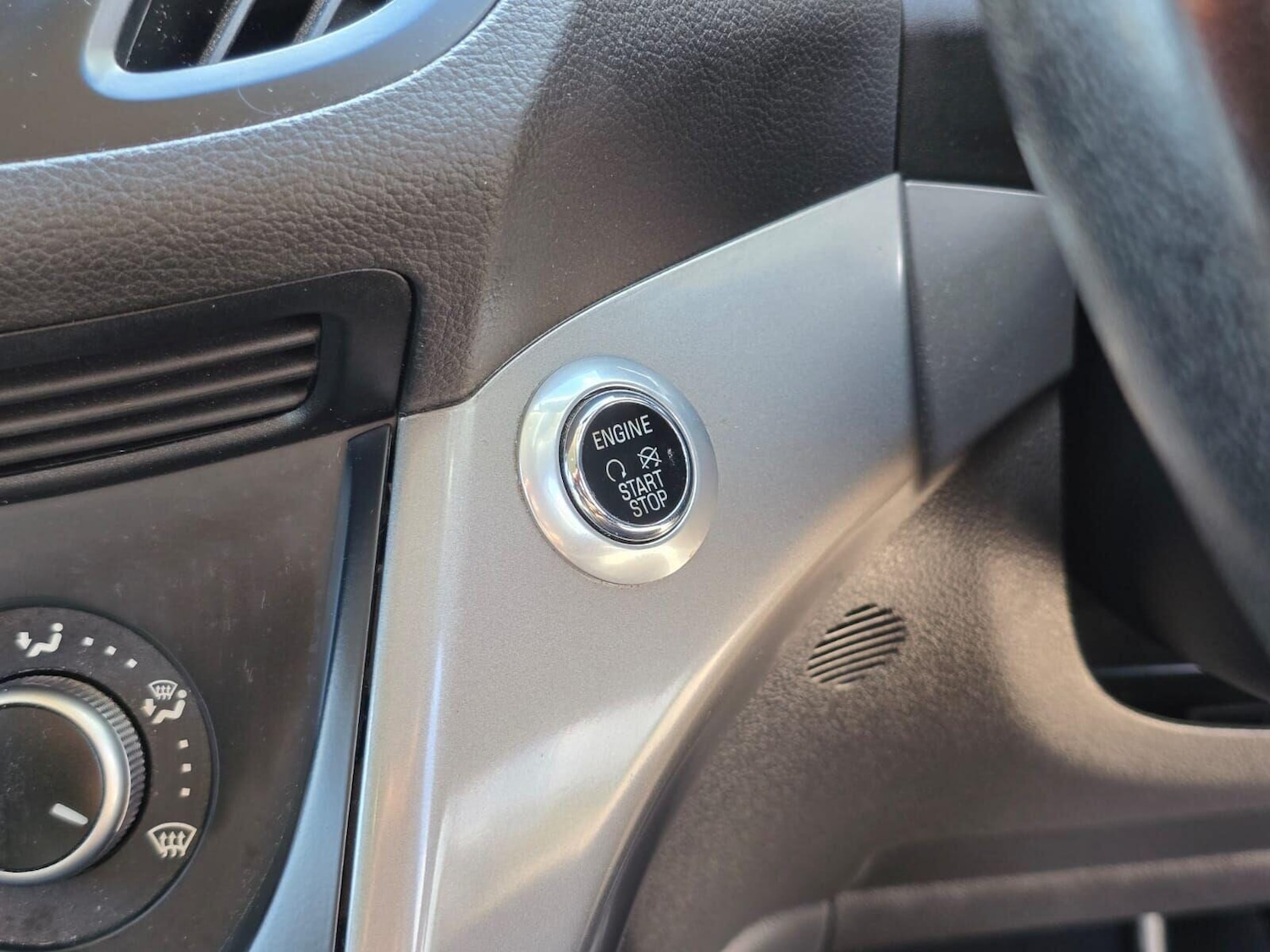 Used Ford Kuga 2015 for sale - 75987399: Photo 34