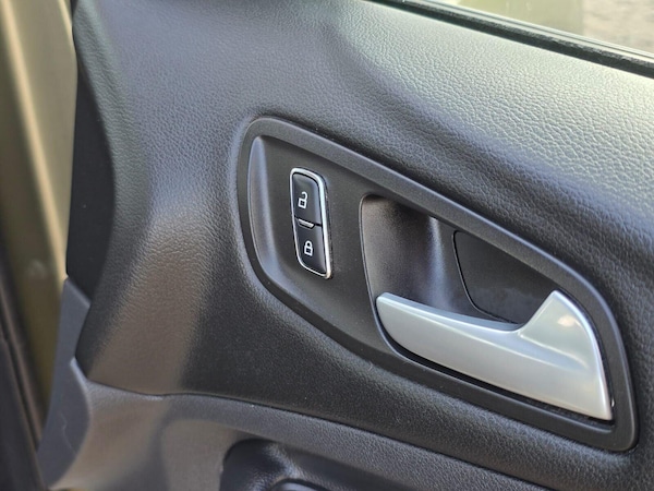 Used Ford Kuga 2015 for sale - 75987399: Photo 61