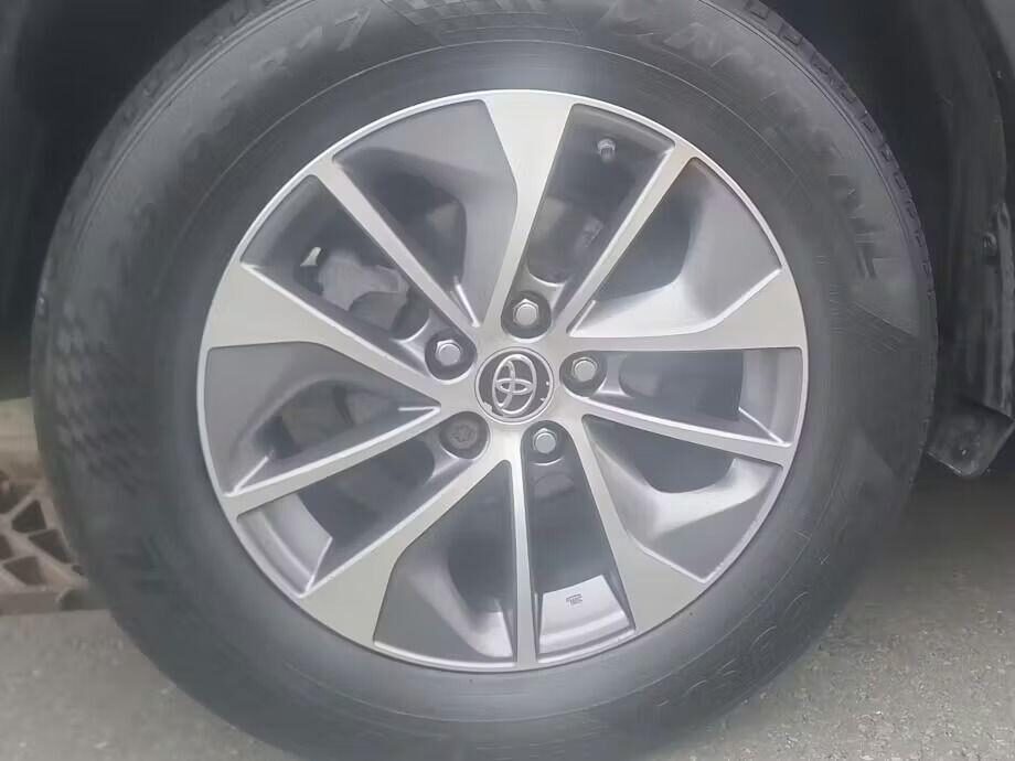 Used Toyota RAV4 2017 for sale - 77997112: Photo 9