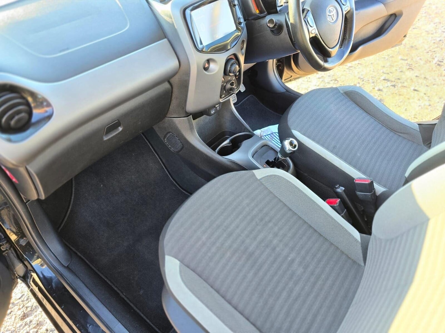 Used Toyota AYGO 2018 for sale - 76697463: Photo 39