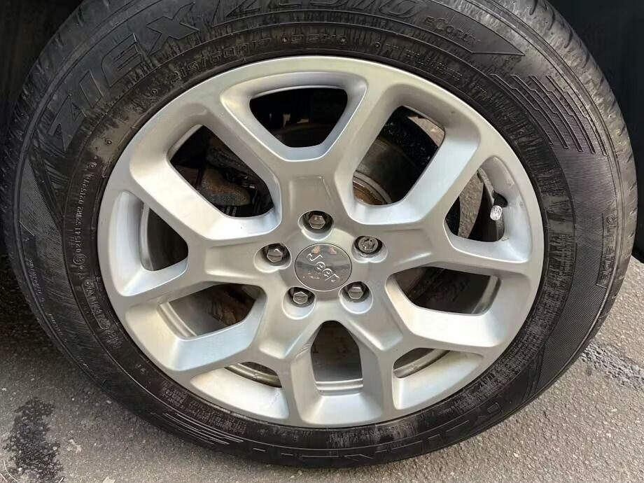 Used Jeep Renegade 2017 for sale - 77983664: Photo 8