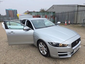 Used Jaguar XE 2016 for sale - 75425432: Photo