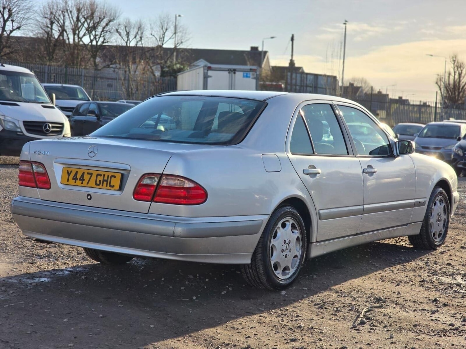 Used Mercedes-Benz E Class 2001 for sale - 77247510: Photo 16