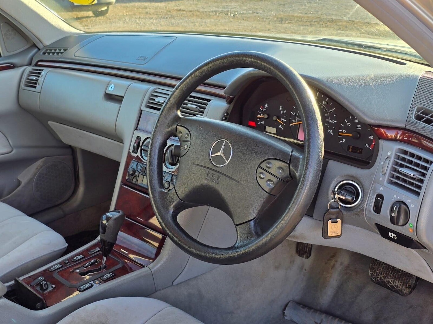 Used Mercedes-Benz E Class 2001 for sale - 77247510: Photo 20