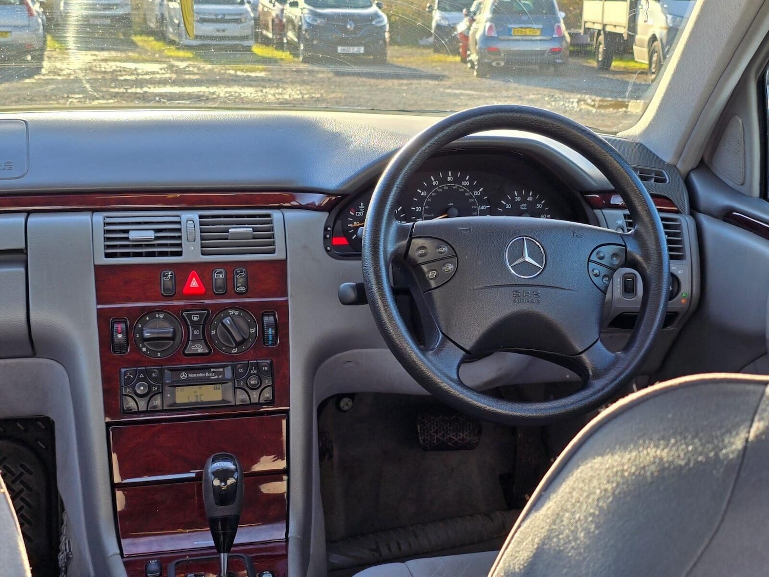 Used Mercedes-Benz E Class 2001 for sale - 77247510: Photo 23