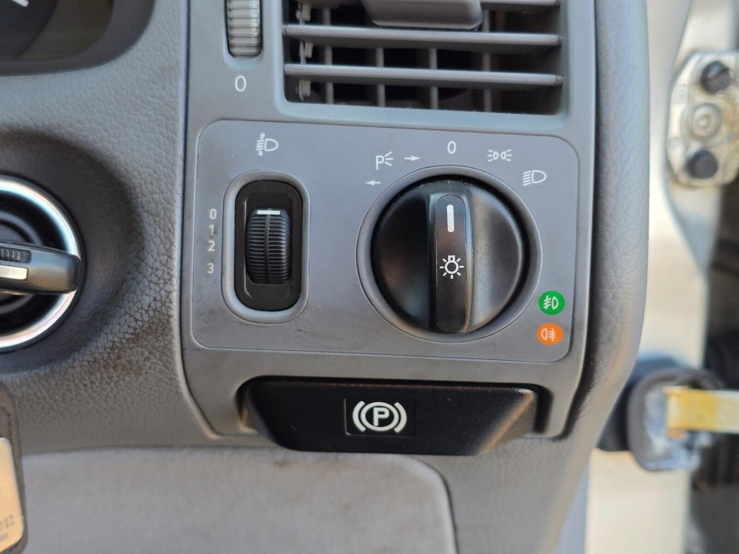 Used Mercedes-Benz E Class 2001 for sale - 77247510: Photo 28