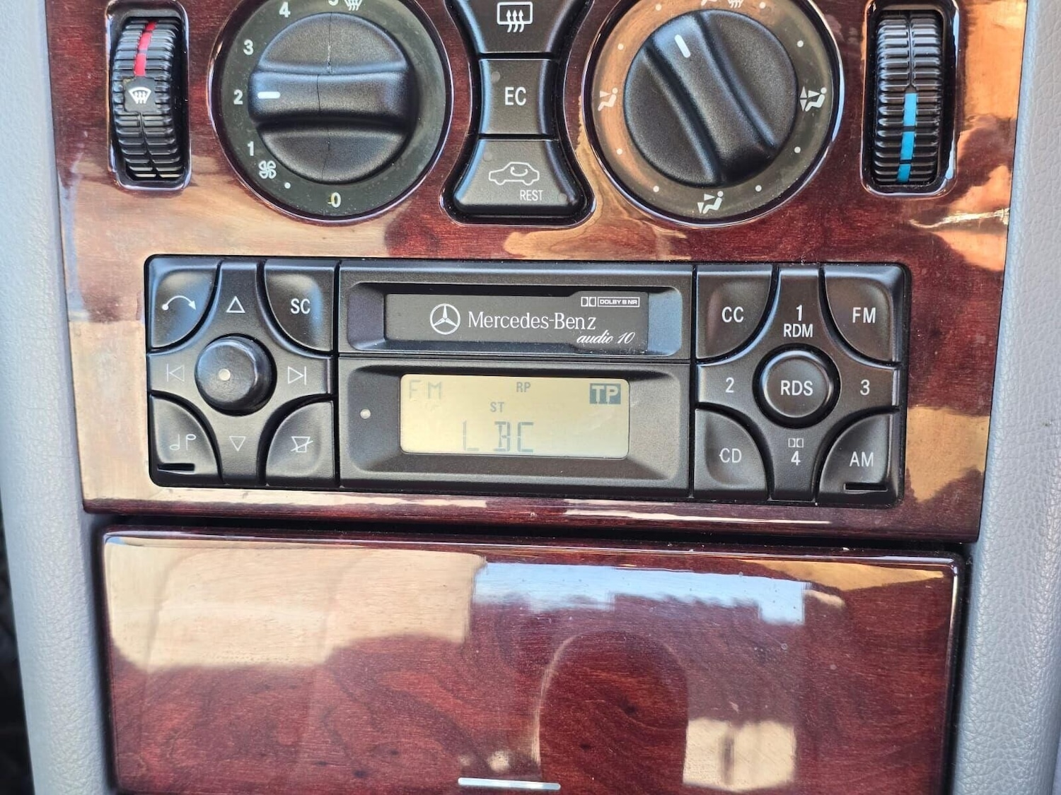 Used Mercedes-Benz E Class 2001 for sale - 77247510: Photo 29