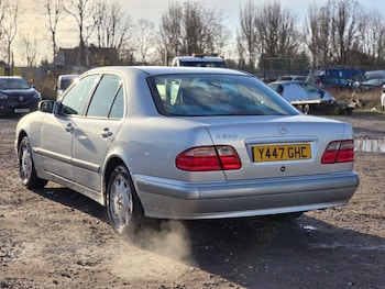 Used Mercedes-Benz E Class 2001 for sale - 77247510: Photo