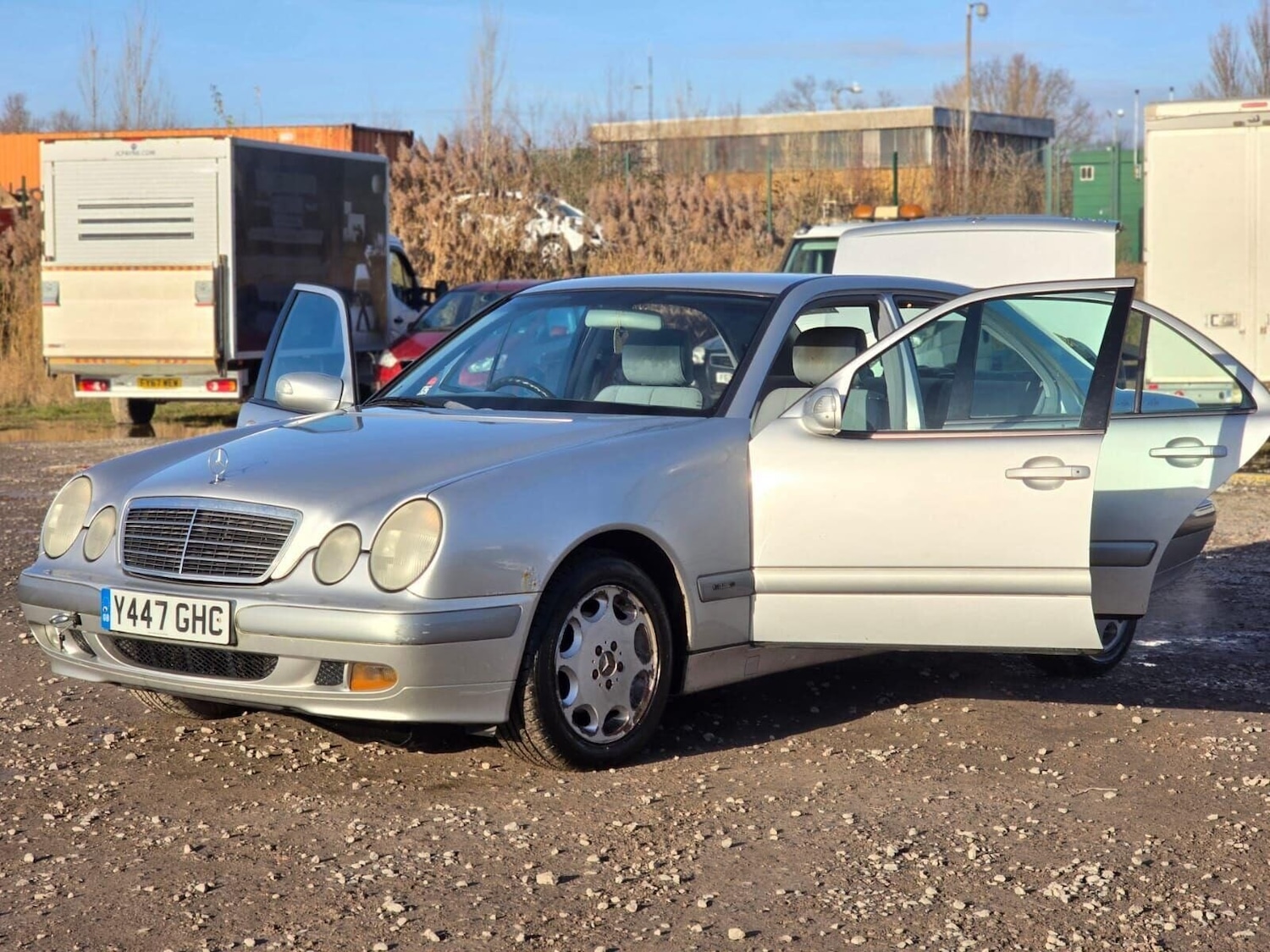 Used Mercedes-Benz E Class 2001 for sale - 77247510: Photo 8