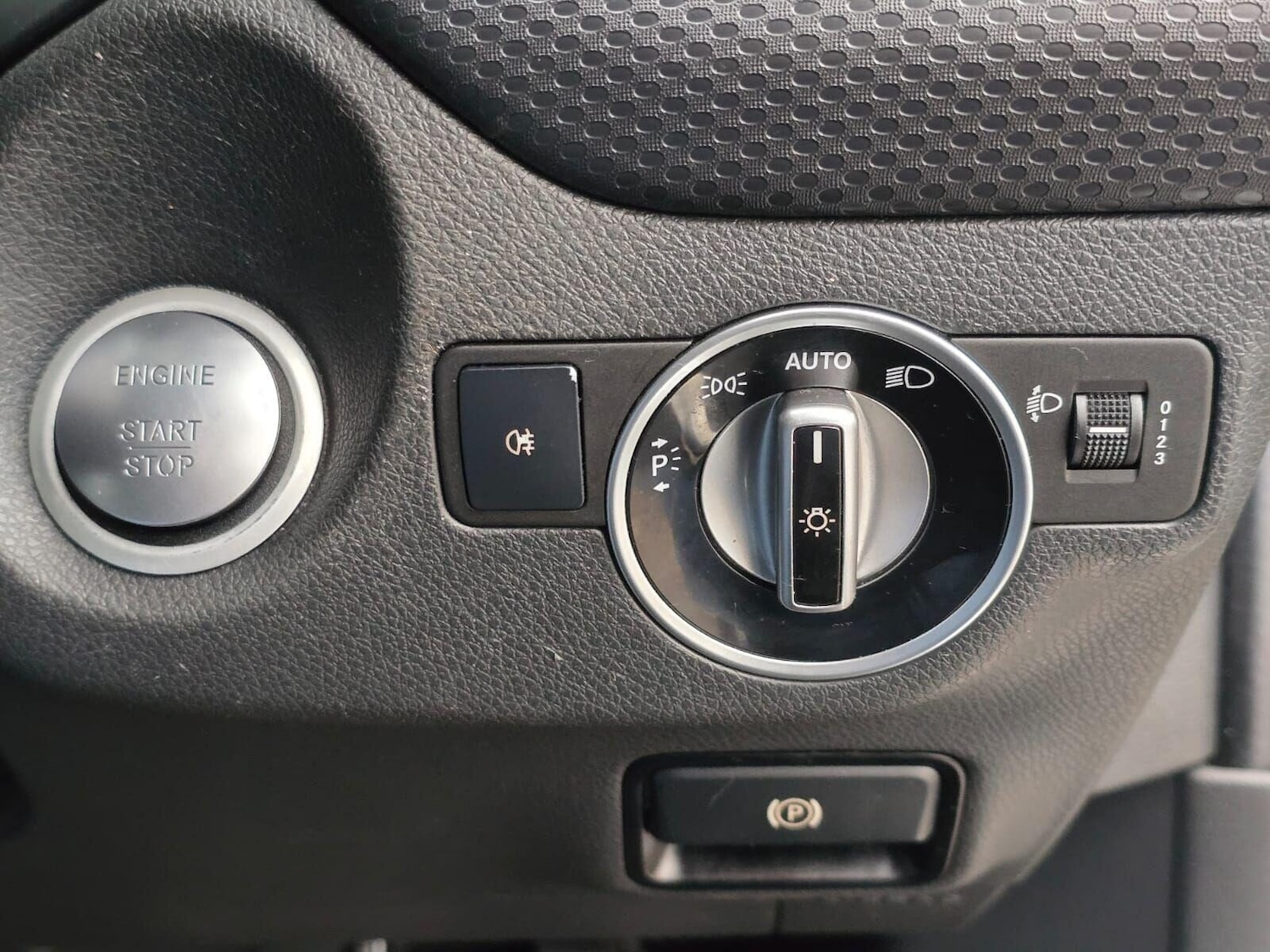 Used Mercedes-Benz A-Class 2017 for sale - 76653866: Photo 29