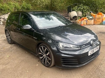 Volkswagen - Golf