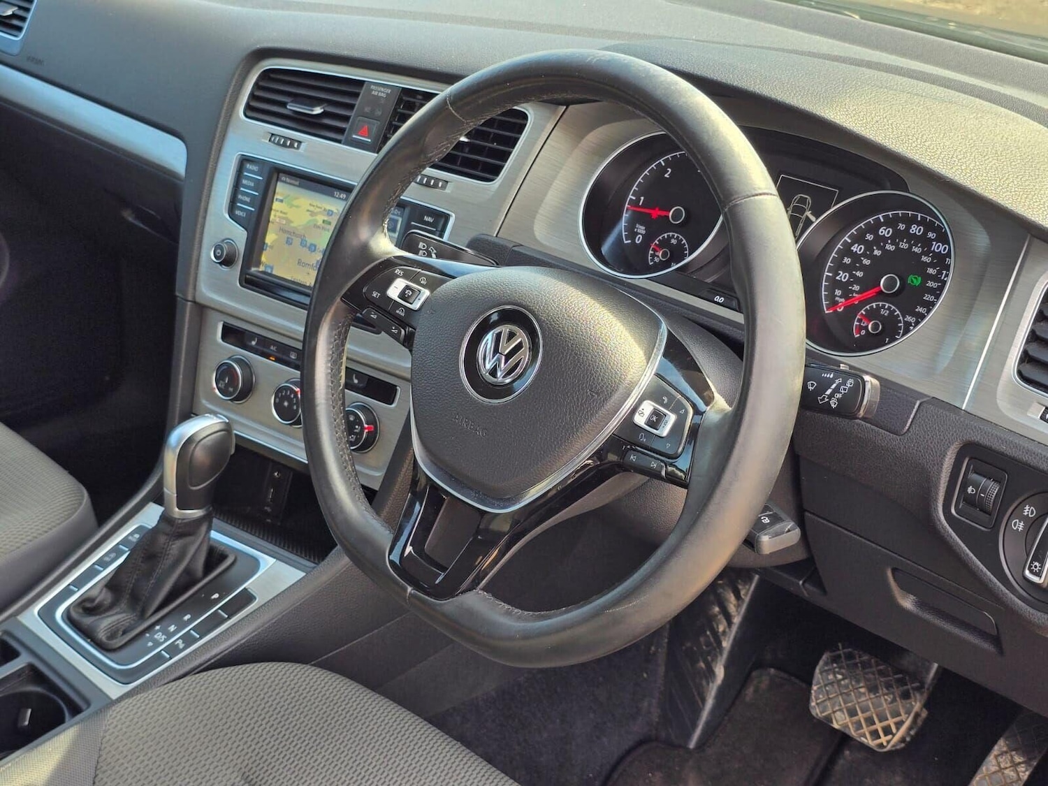 Used Volkswagen Golf 2016 for sale - 75685836: Photo 35