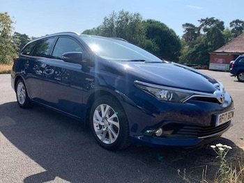 2017 - 1.8 VVT-h Icon Touring Sports CVT Euro 6 (s/s) 5dr (Safety Sense)