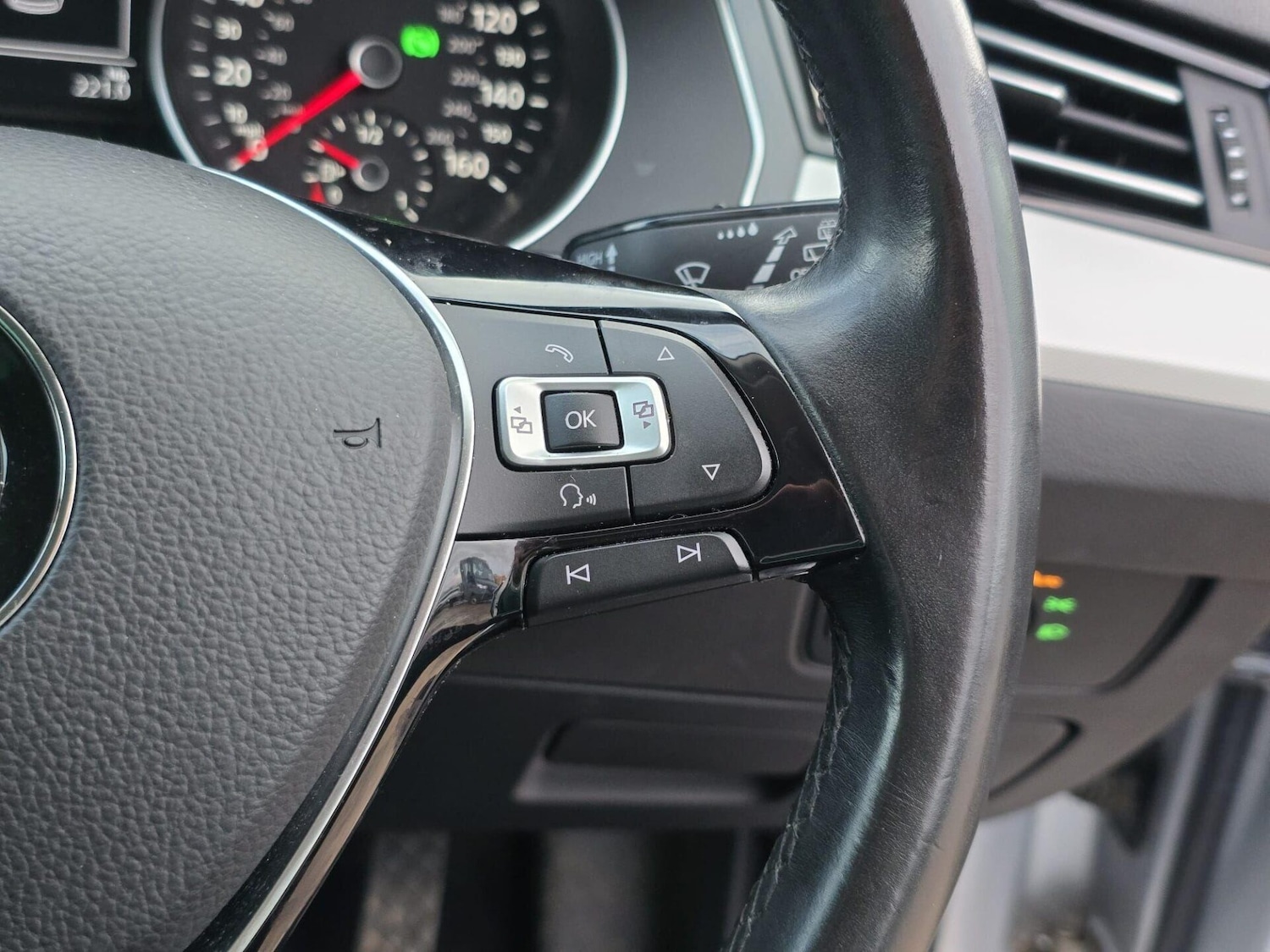 Used Volkswagen Passat 2017 for sale - 77138711: Photo 32