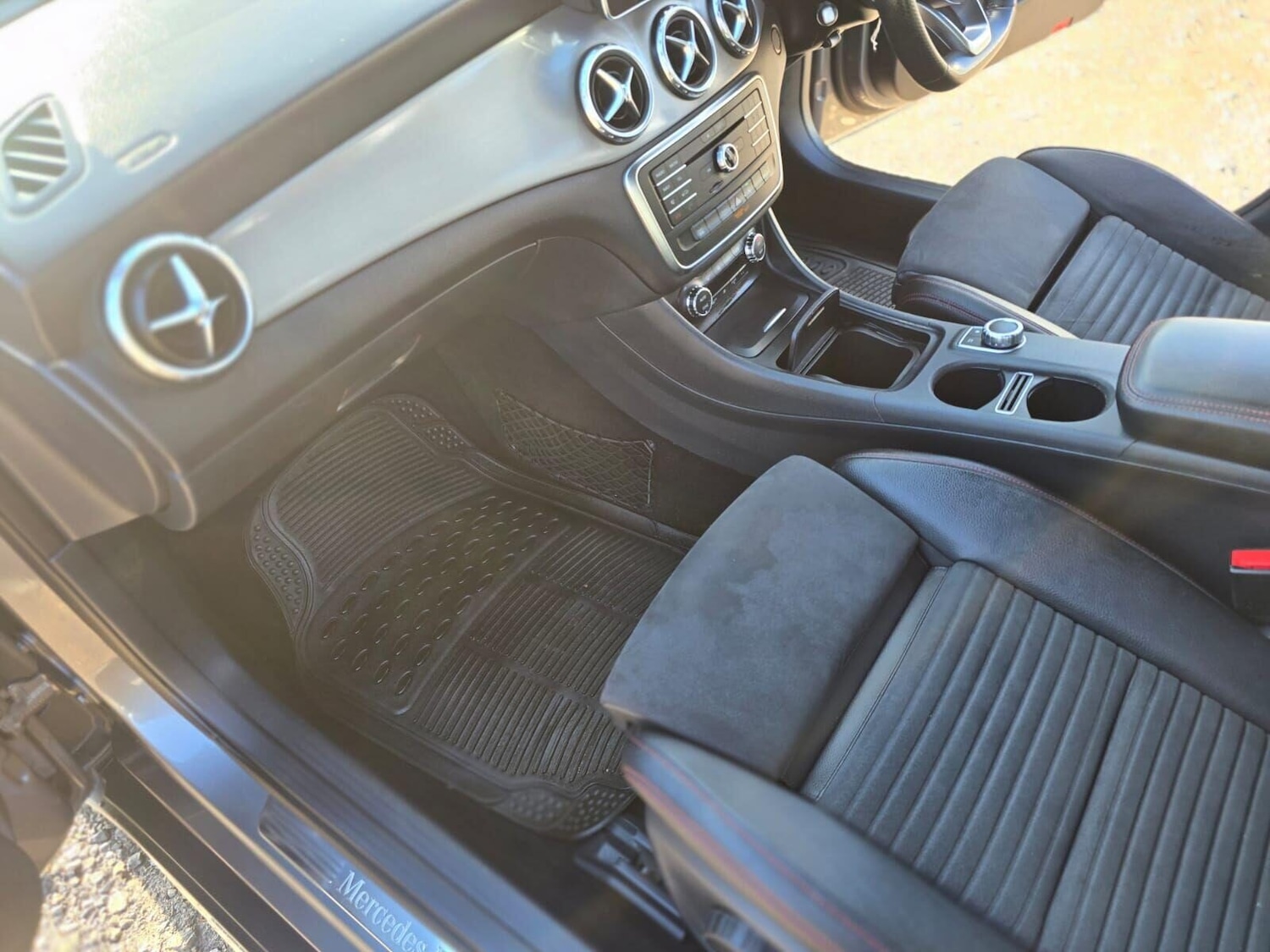 Used Mercedes-Benz GLA 2015 for sale - 76374259: Photo 59