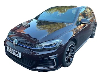 Used Volkswagen Golf 2018 for sale - 78353049: Photo